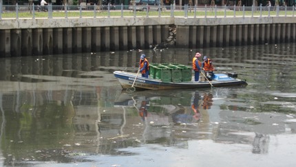 Chi[-]430[-]triệu[-]USD,[-]k&ecirc;nh[-]bẩn[-]nhất[-]S&agrave;i[-]G&ograve;n[-]vẫn[-]h&ocirc;i[-]thối